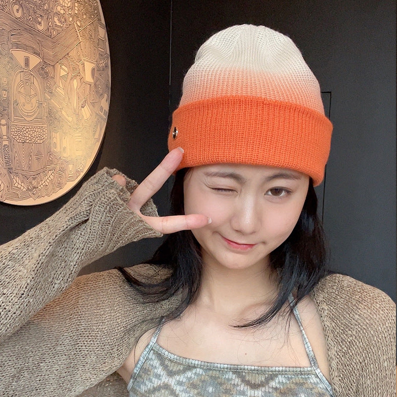 Gradient Texture Small Icon Knitted Hat