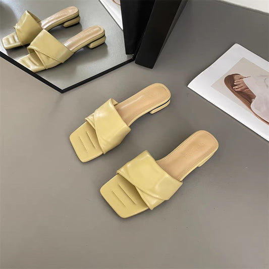 Cool And Simple Thick Heel Sandals