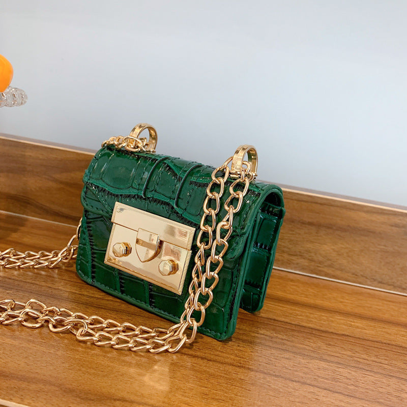 New Trendy Patent Leather Fashion Chain Messenger Bag