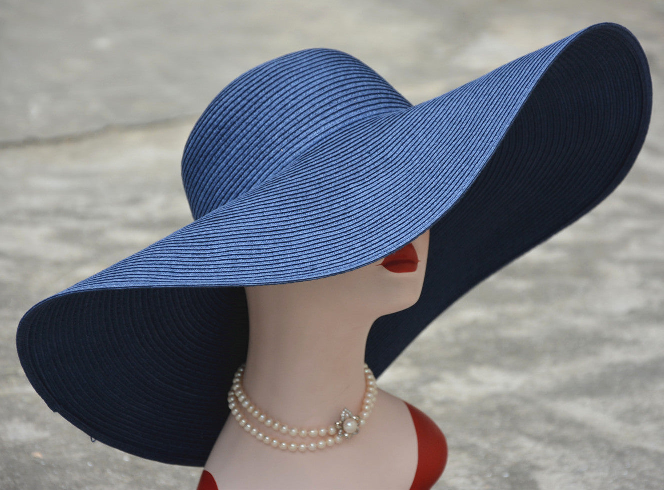 Oversized Hepburn Shade Holiday Straw Hat 18cm