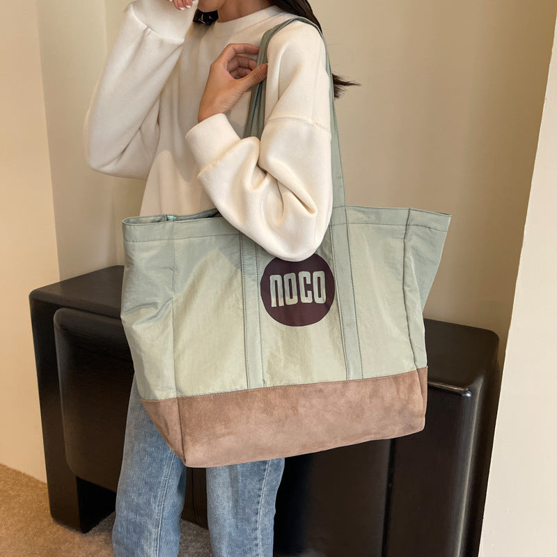 Moderigtig kortrejsetaske til kvinder