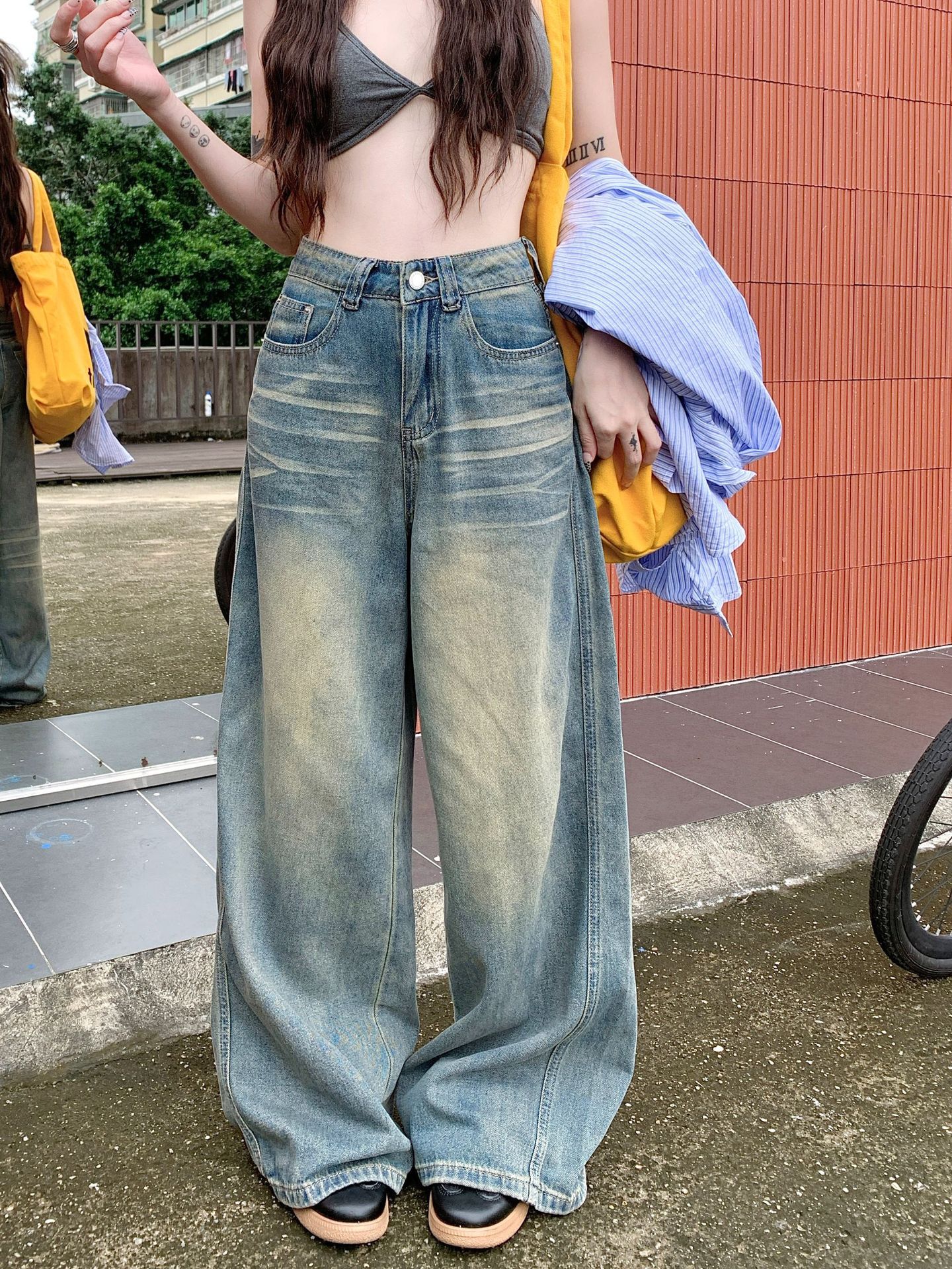 American Retro Distressed Straight Jeans