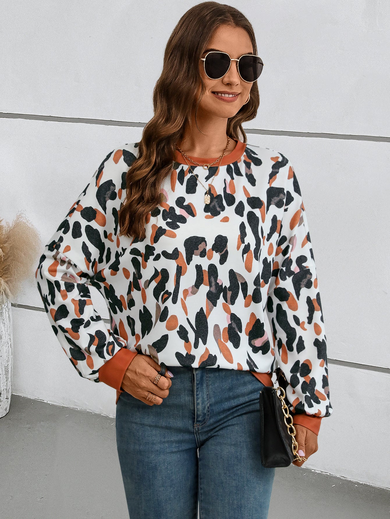Women's Round Neck Drop-shoulder Lantern Sleeve Printed Sweater