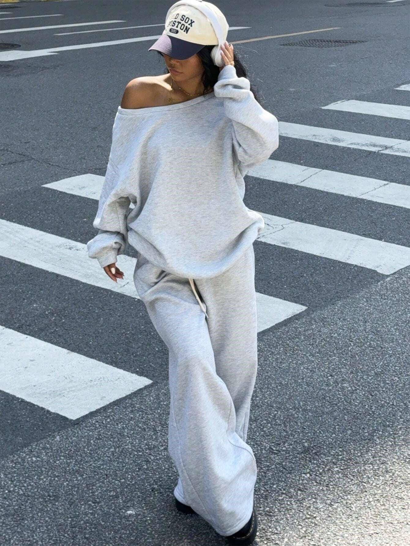 Casual Hættetrøje Med Rund Hals I Løstsiddende Sportsstil Og Casual Buksesæt Til Kvinder