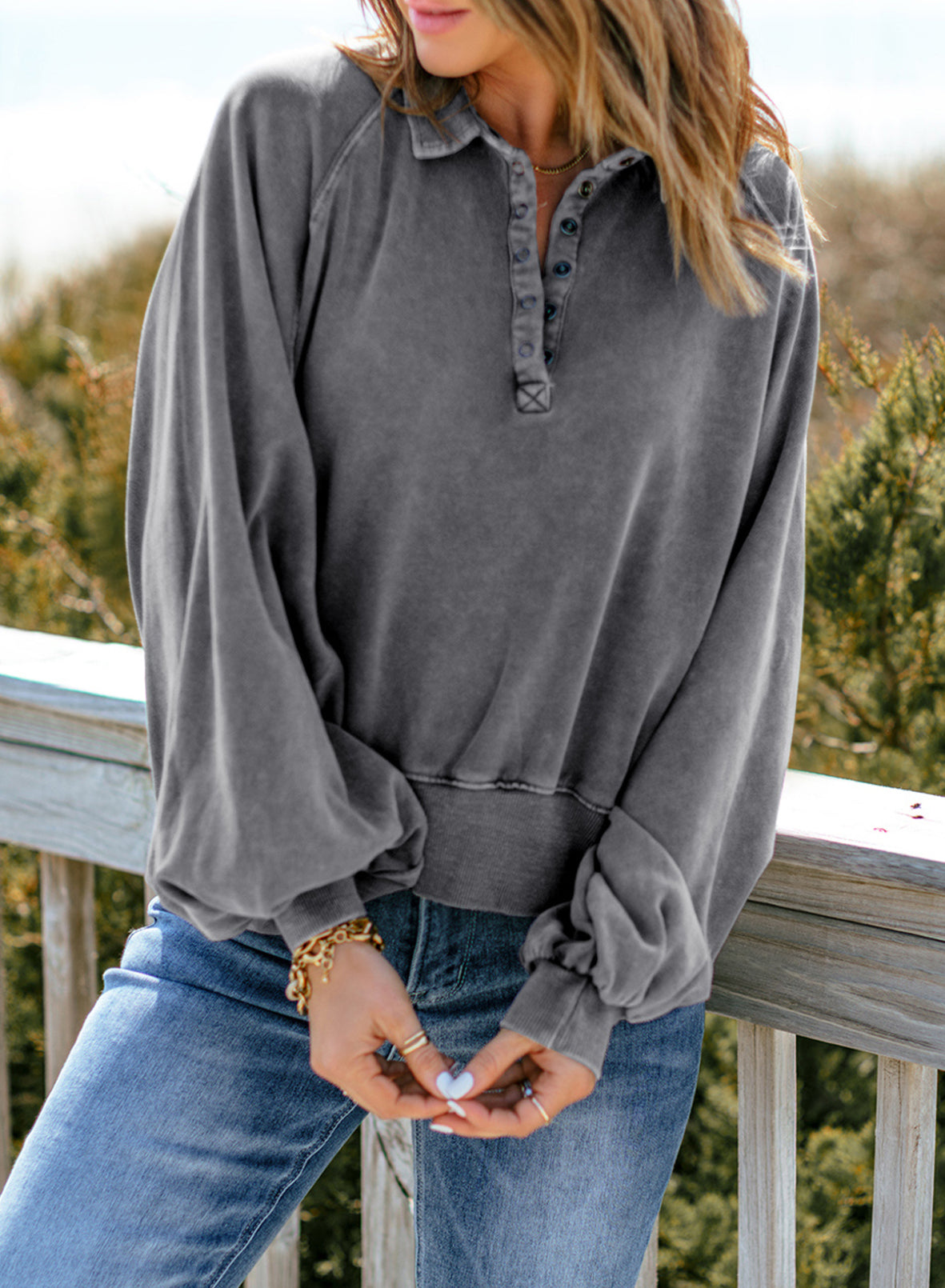 Long-sleeve Blue-dyed V-neck Pullover Sweatshirt
