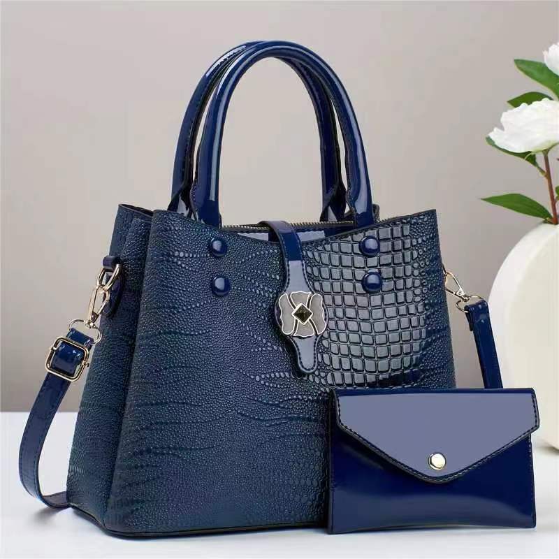 Women's Fashion Large Capacity Soft Leather Crocodile Pattern Casual Bag