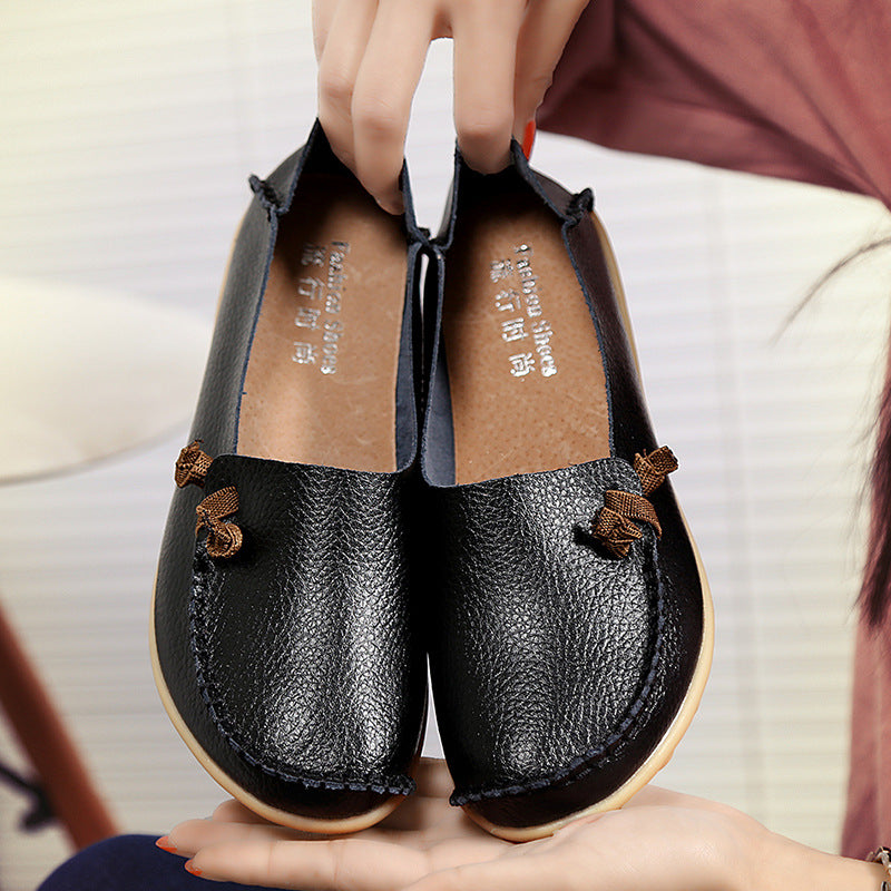Plus Size Genuine Leather Mom Shoes Flat Low Top
