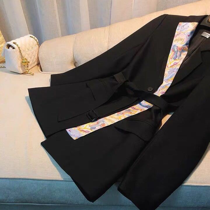 French Niche Design Silk Scarf Lapel White Feeling