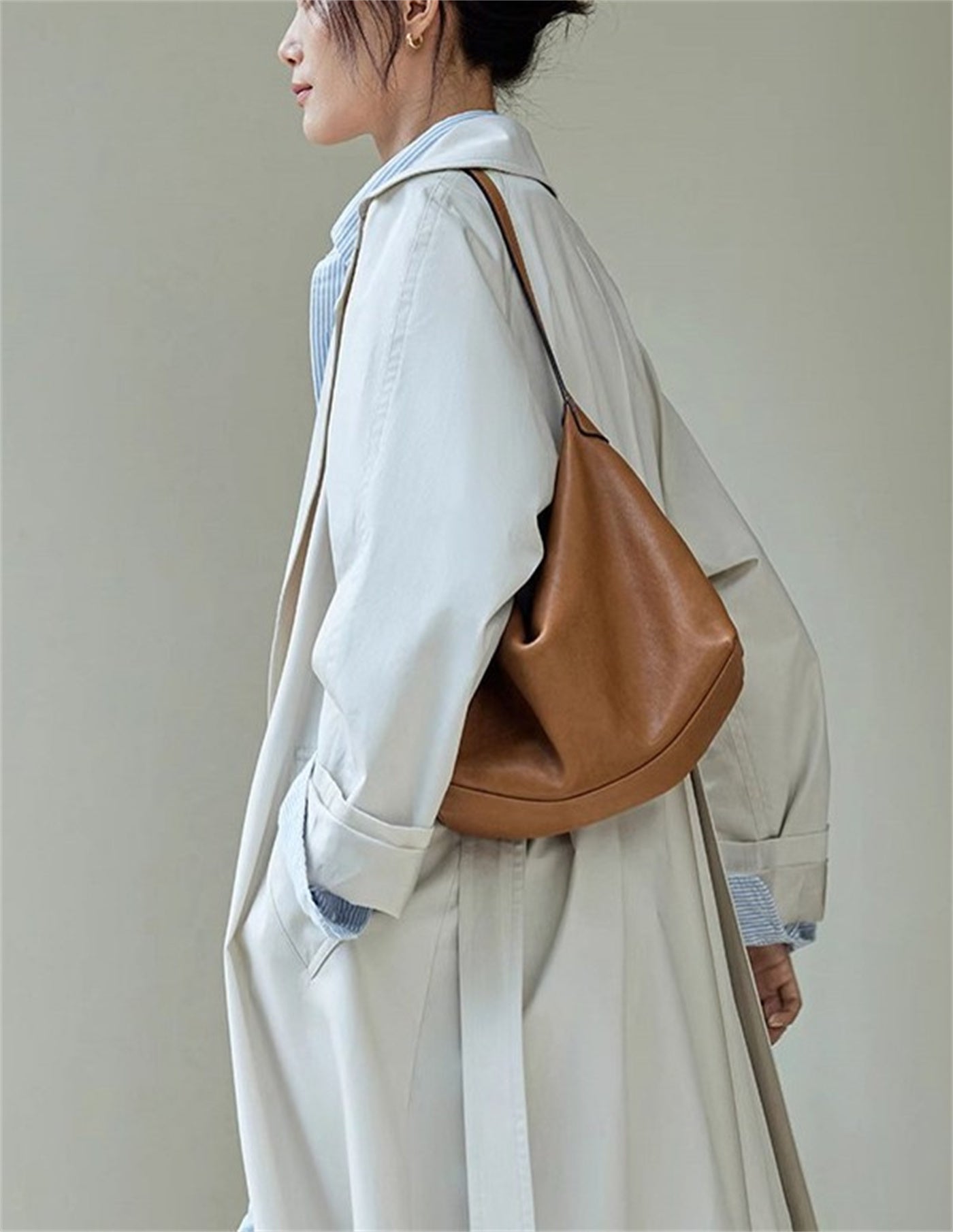 Leisure One-shoulder Slung Commuter Zipper