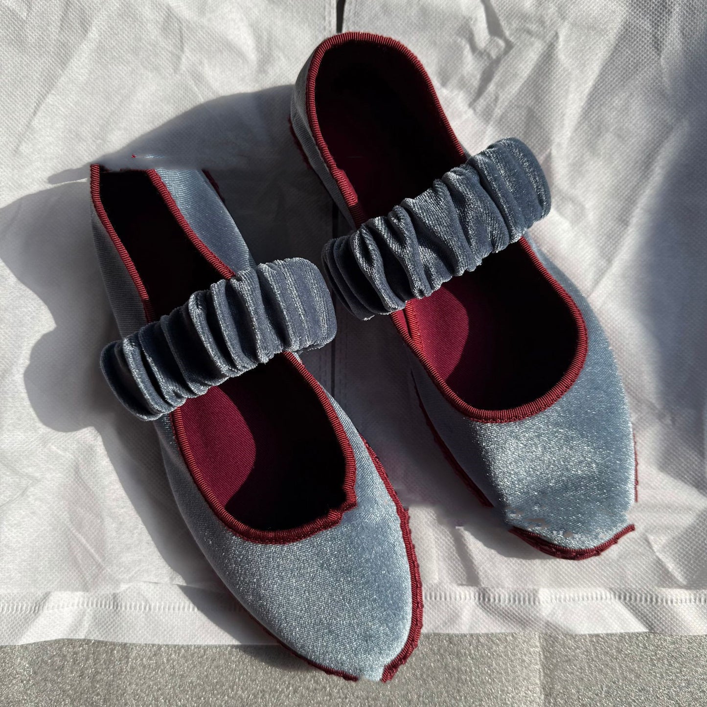 Pointed-toe Velvet Slip-on Ballet Flats With Elastic And Pleats