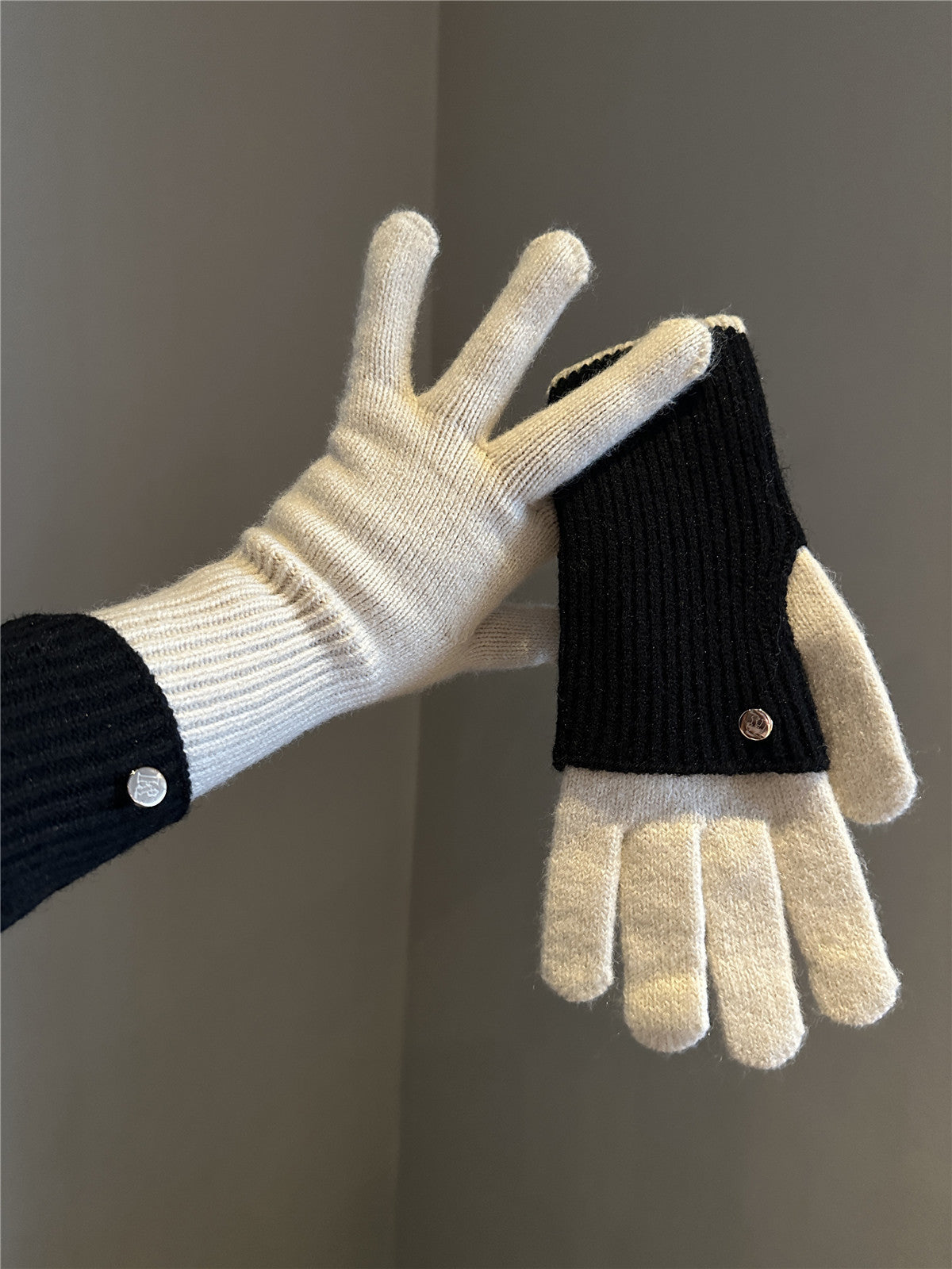 Dual-Use Colorblock Knitted Wool Gloves In The Maillard Style