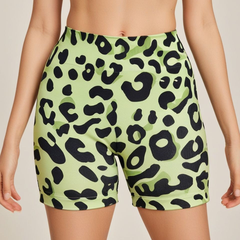 Figurvenlige yogashorts med print til kvinder