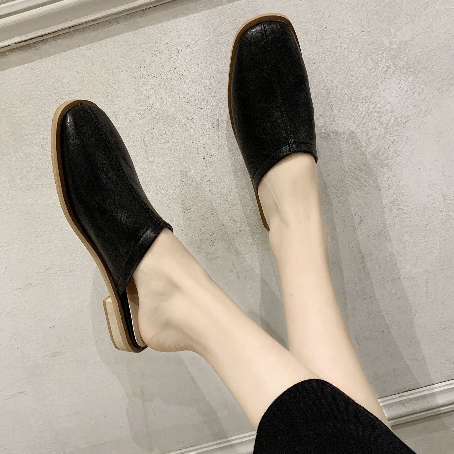 Women's Low Heel Baotou Soft Leather Sandals
