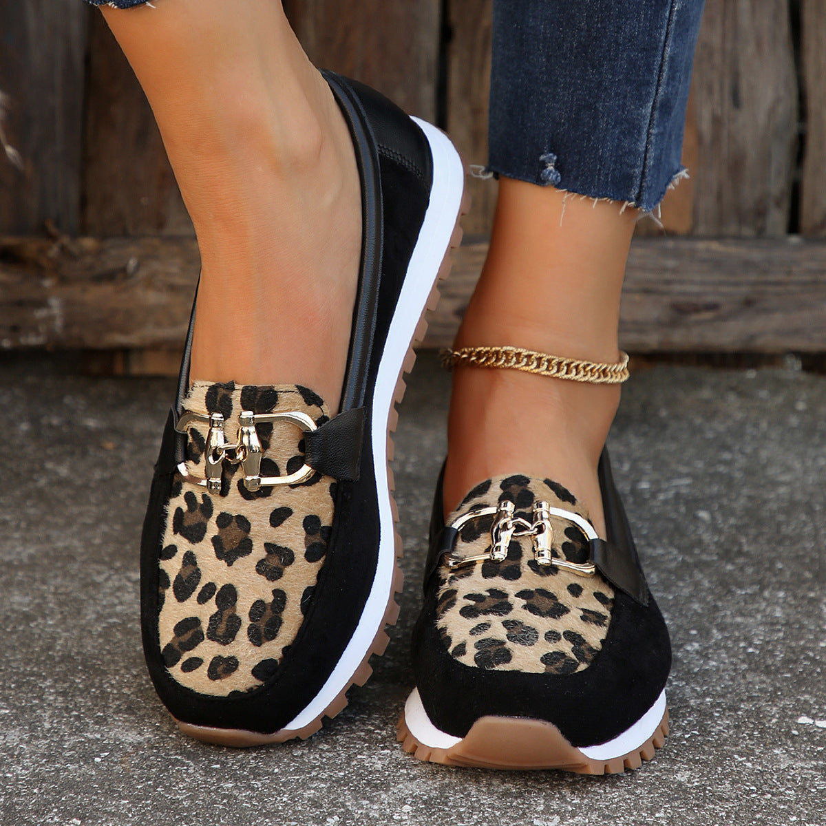 Fashion Women's Summer Metal Buckle Flat Shoes