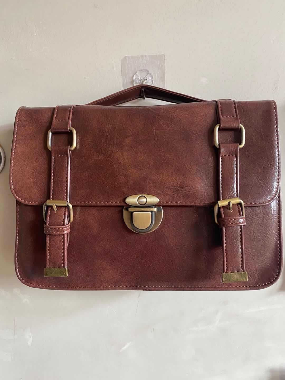 Messenger Bag Retro Large Capacity Portable Messenger Bag