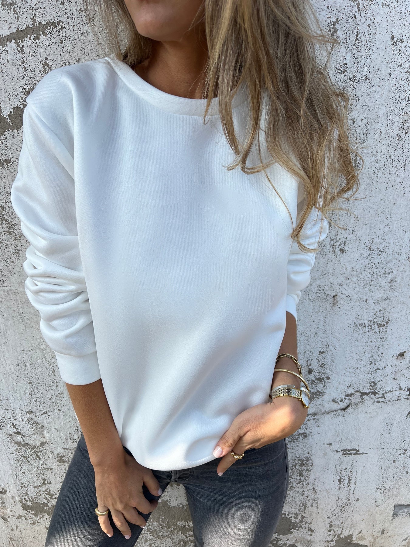 Afslappet ensfarvet langærmet sweater med rund hals til kvinder, ensfarvet top