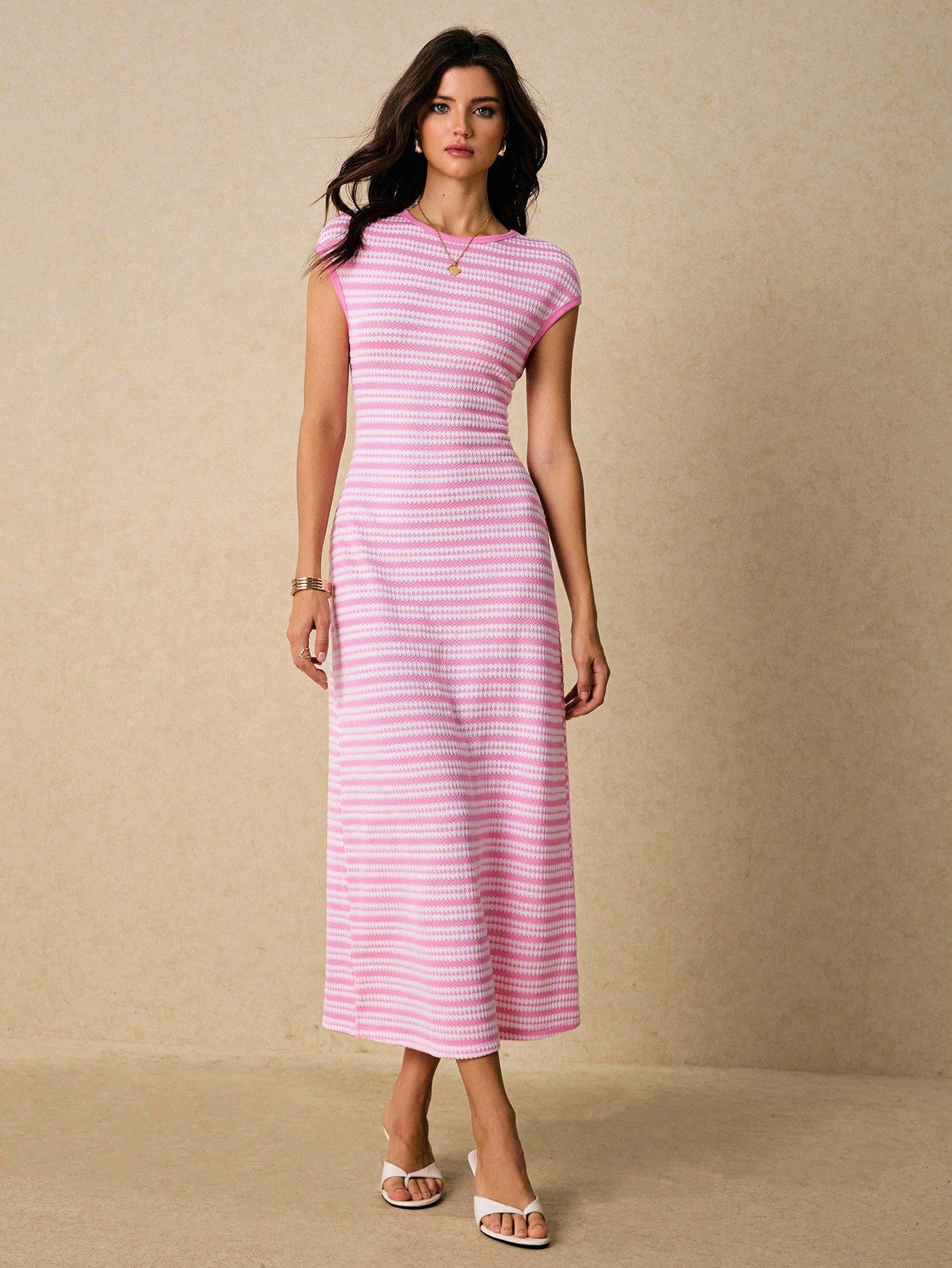 Fitted-waist Crew-neck Short-sleeve Womens Maxi Dress