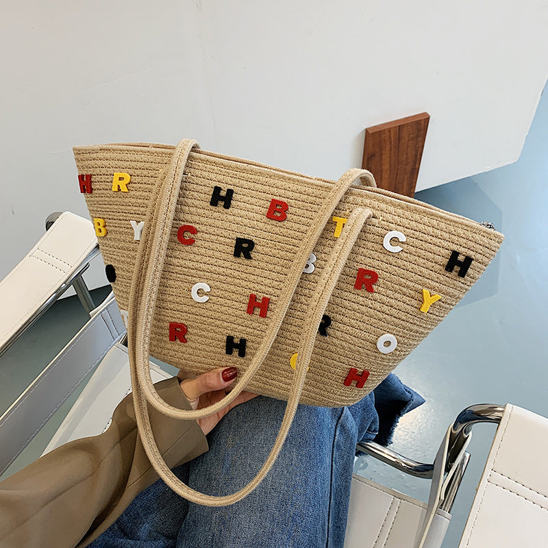 New Tide Woven Messenger Bag