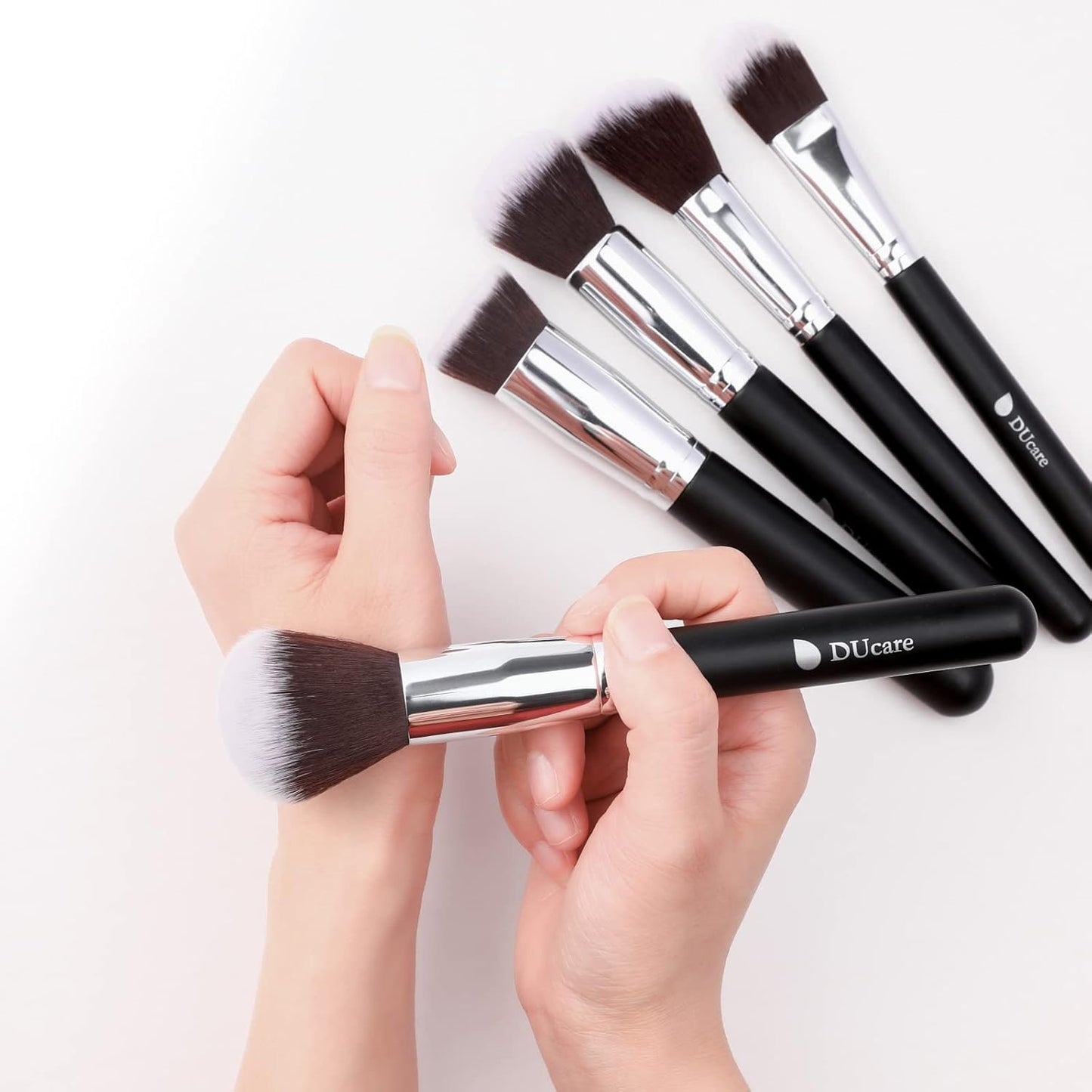 Ducare Set De Brochas De Maquillaje 15 Pcs Con Bolsa Profesional Brochas De Maquillaje Synthetic,Mango De Madera,Brocha Para Contorno De Ojos Y Rubor,Regalo Para San Valentín,Navidad Y Año Nuevo