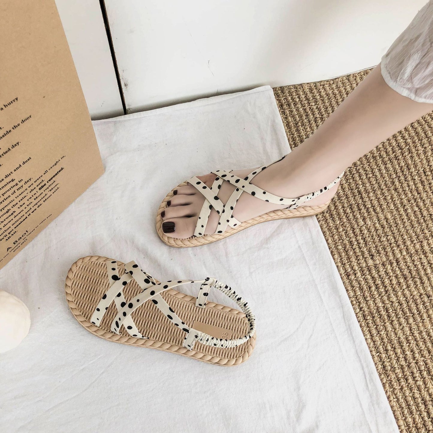 Student Fashion Simple Roman Strap Sandals Flat Shoes Trend