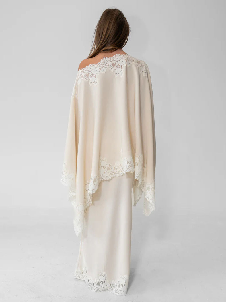 Elegant And Luxurious Lace-trimmed Shawl Dress