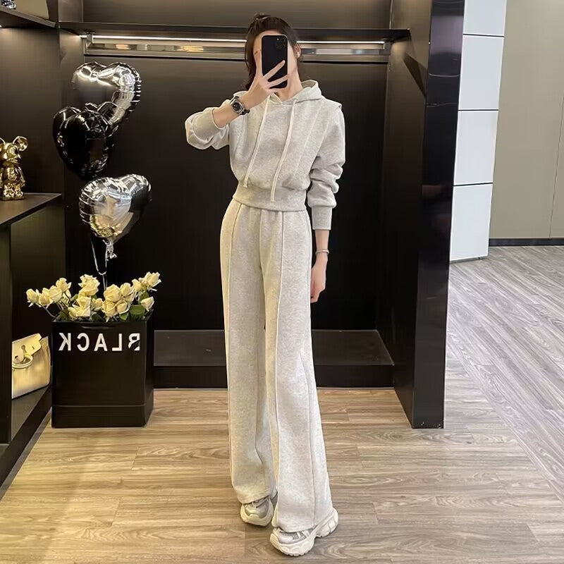 Casual Sportswomen's Autumn Regular Shoulder Hooded Short Sweatshirt And Pants Two-piece Set