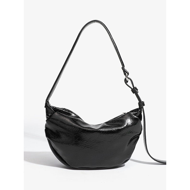 Fashionable And Trendy Black Pleated Shoulder Bag In Rock-and-roll Style