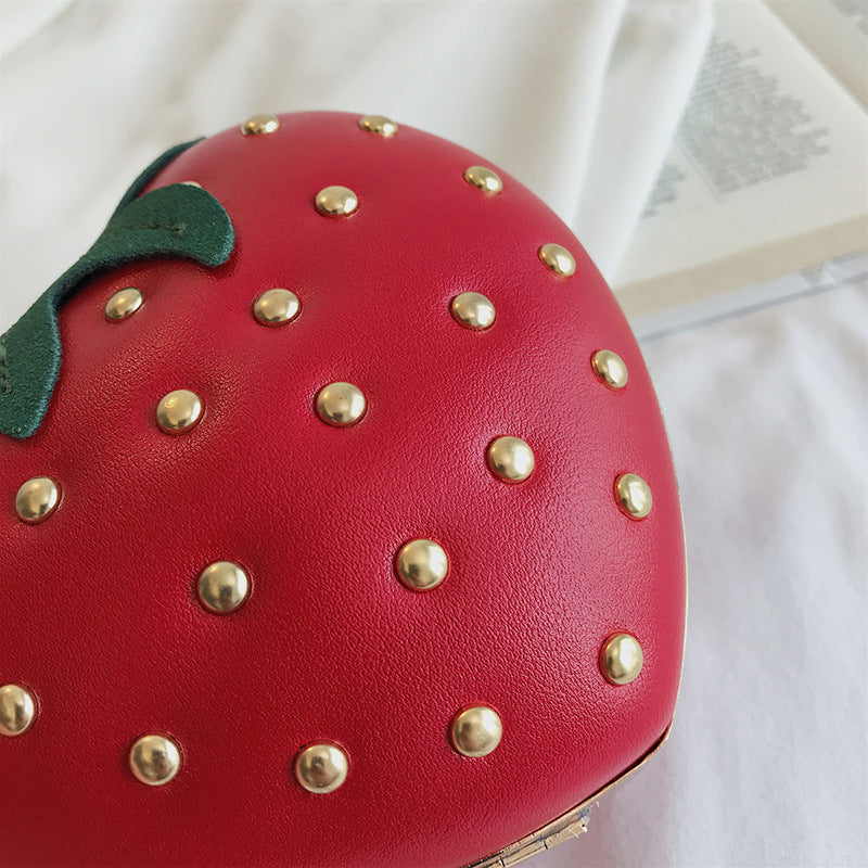 Net Red Small Strawberry Heart Shaped Chain Bag