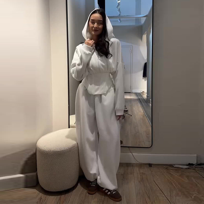 Womens Sportswear A Stylish Minimalist And Relaxed Three-piece Set