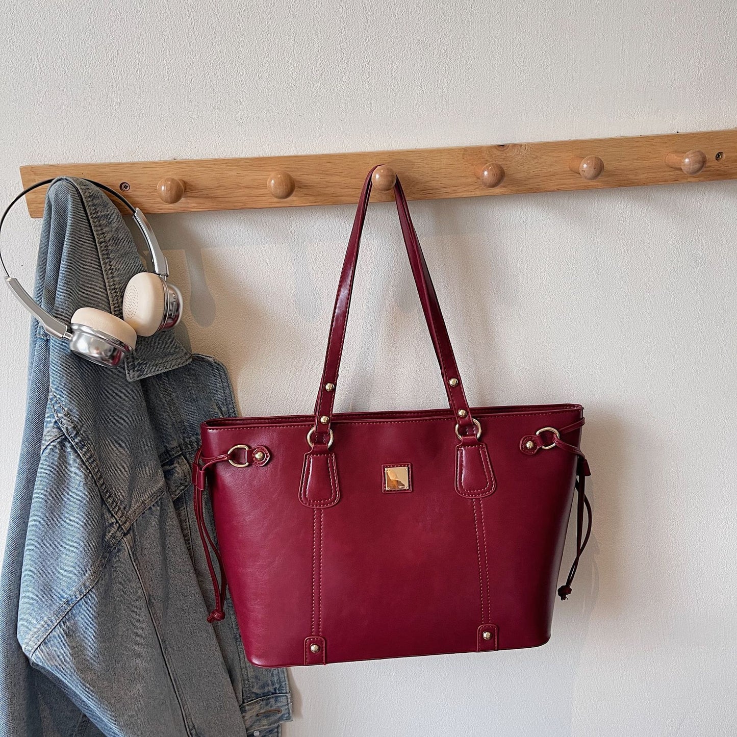 Large-capacity Womens Bag Versatile Commuter Tote