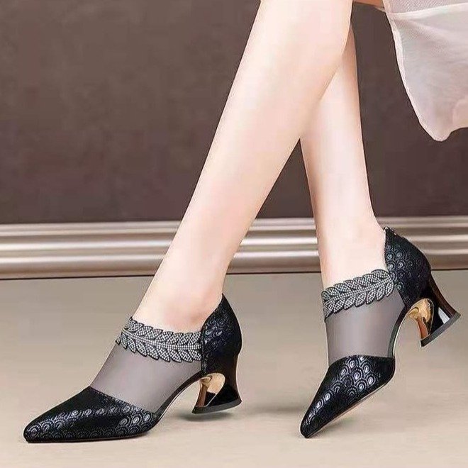 Leather Block Heel Hollow Breathable Roman Baotou Mesh Sandals