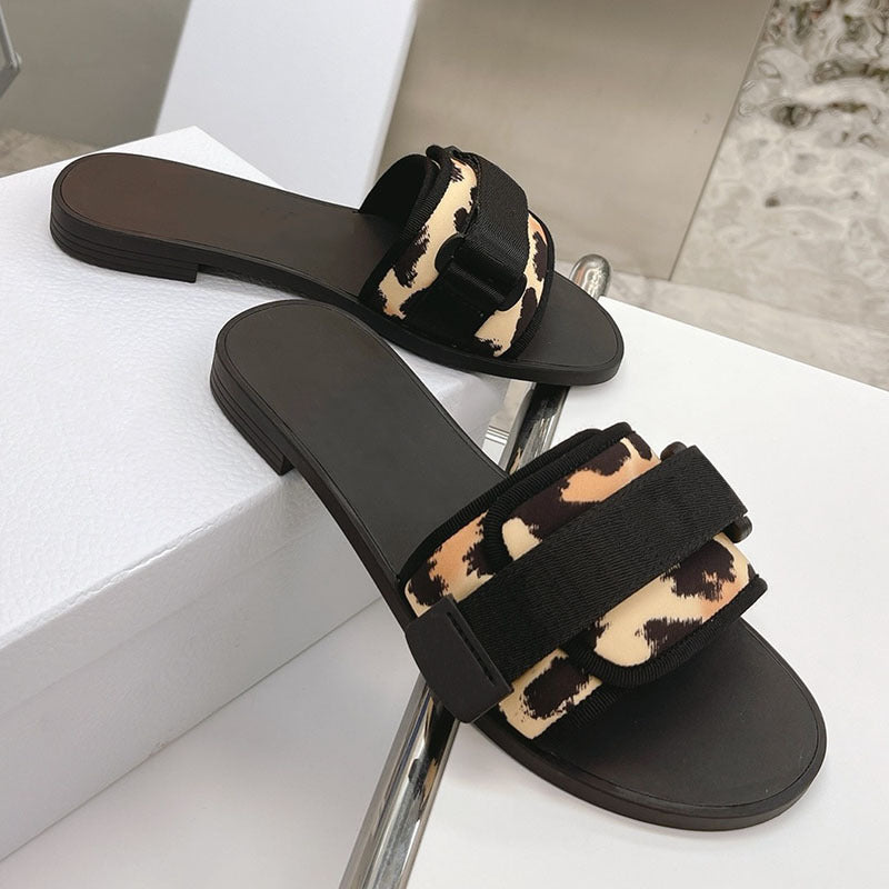 Velcro-sandaler til kvinder med flade såler, afslappede og alsidige med ydre rem