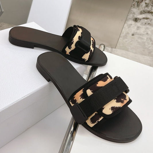 Velcro-sandaler til kvinder med flade såler, afslappede og alsidige med ydre rem