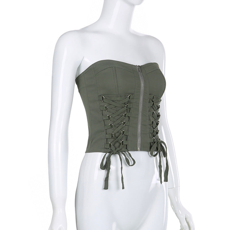 Wearing A Short And Careful Machine Exposed Navel Top