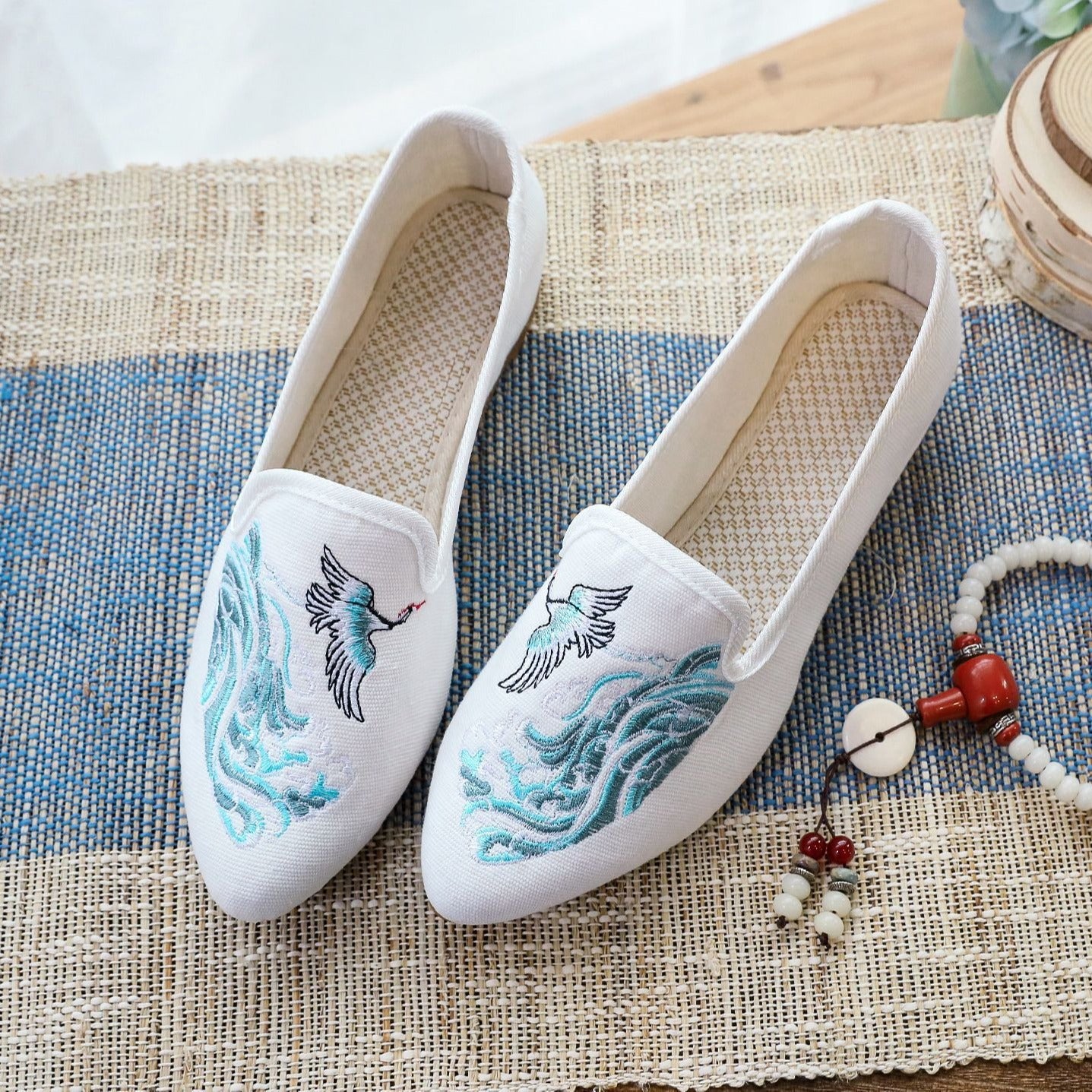 Antique Stylish Low Heel Women's Shoes Crane HAILANG Canvas Embroidered Cotton Shoes