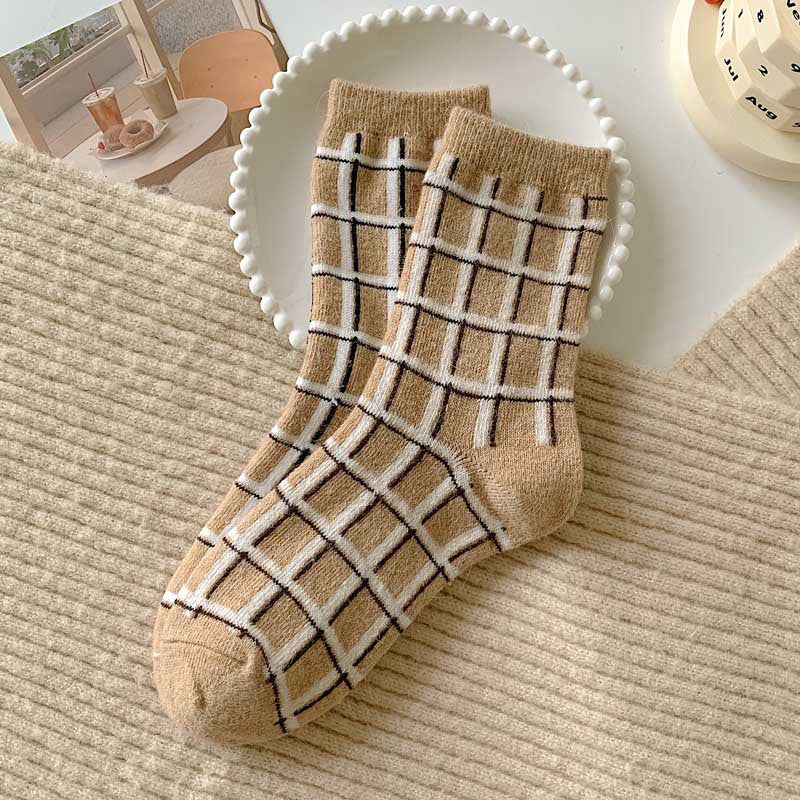Chocolate Bear All-Match Niche Design Mid-Calf Socks