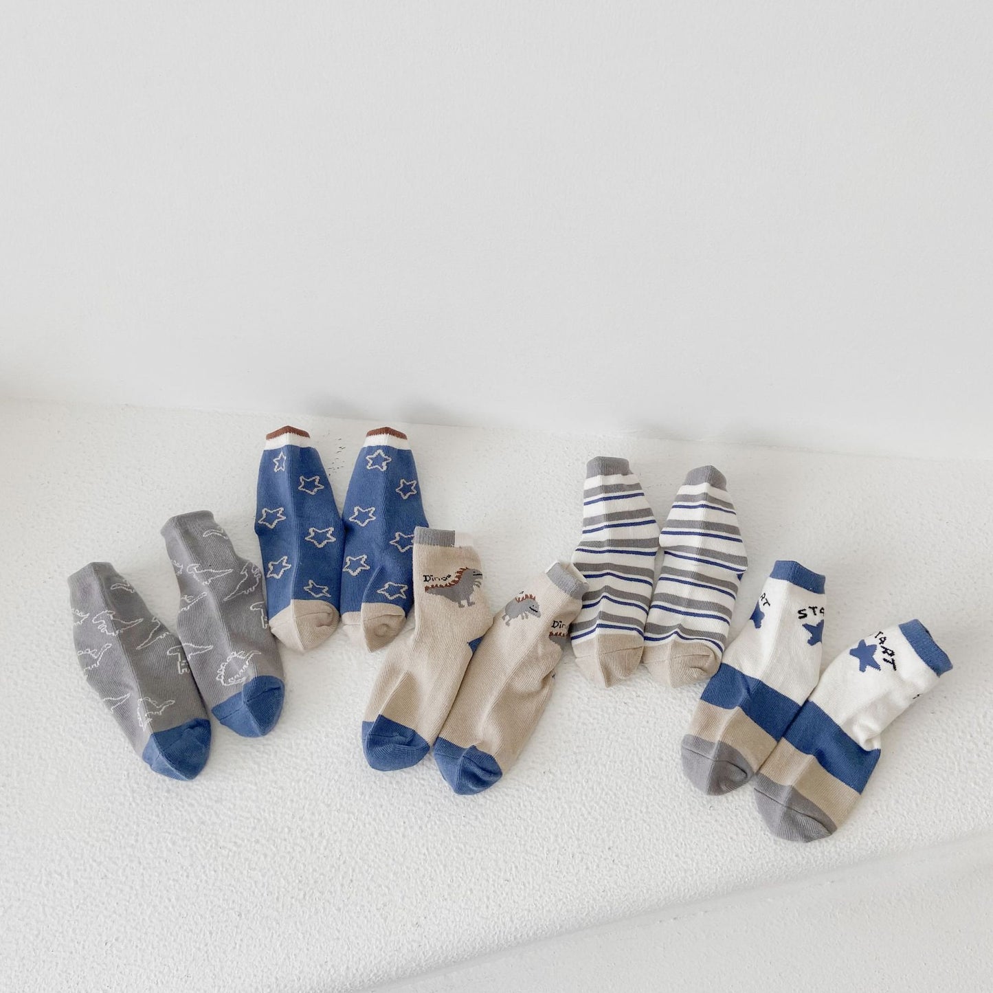 Children's New Cotton Cartoon Korean Alphabet Dinosaur Socks