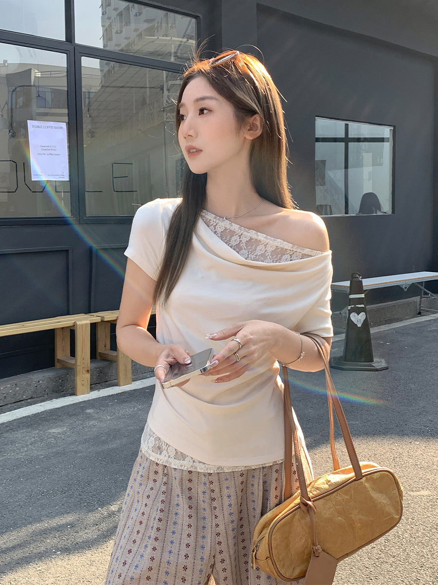 Koreansk stil blonde syning svingkrave off-shoulder kortærmet T-shirt