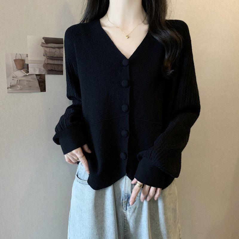 Women's V-neck Soft Slim-fitting Straight Shoulder Knitted Cardigan Top