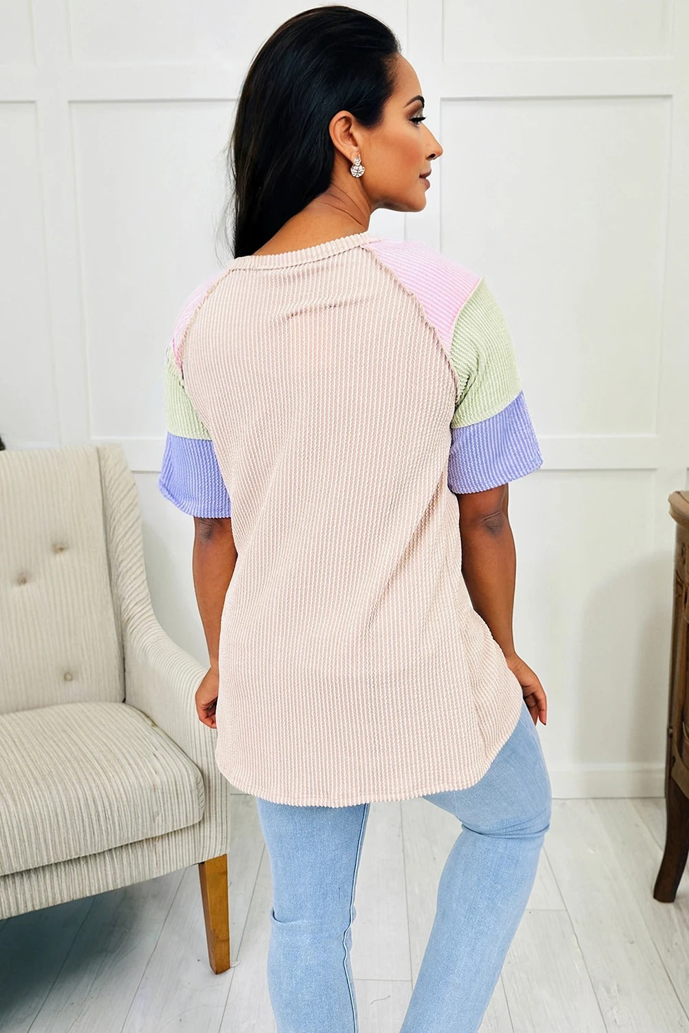Womens Loose Casual Pullover With A Crew Neck And Short Sleeves