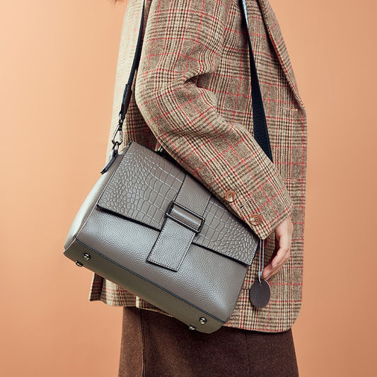 Ribbon Messenger Bag i Førstelags Koskind til Kvinder