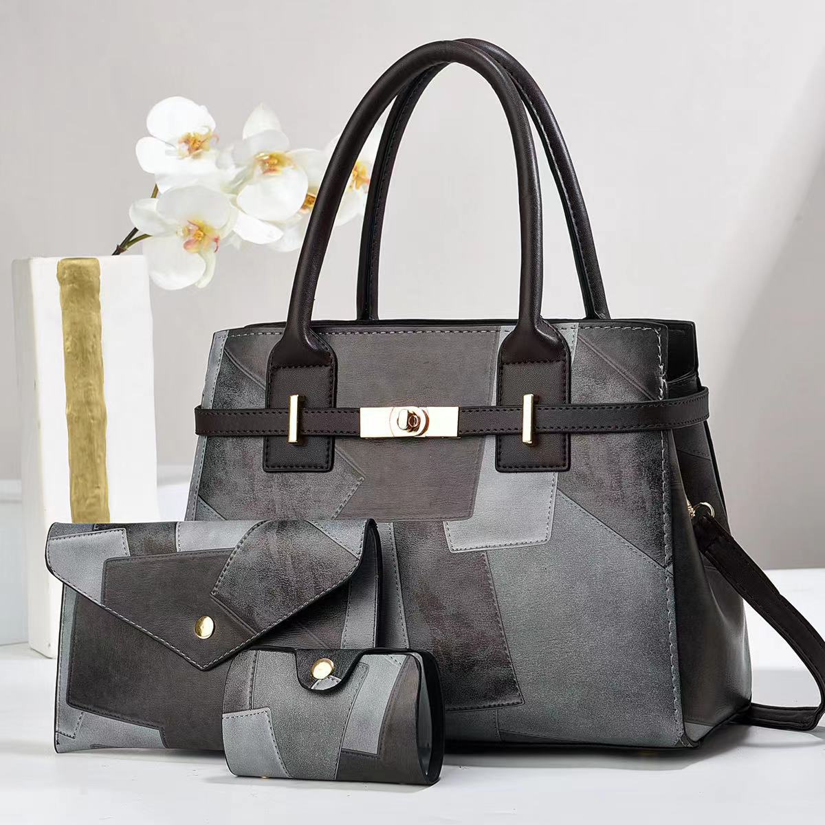 Large-capacity Womens Crossbody Shoulder Bag For Commuting And Hand-carrying