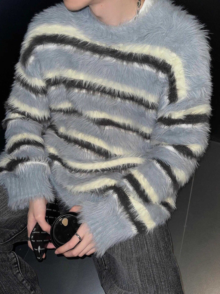 Mohairstribet sweater i blå og hvid til mænd og kvinder