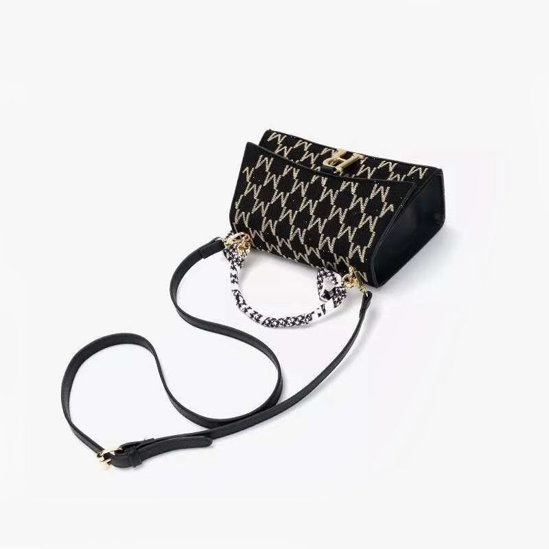 High-grade Portable R Letter Small Square All-match Messenger Bag