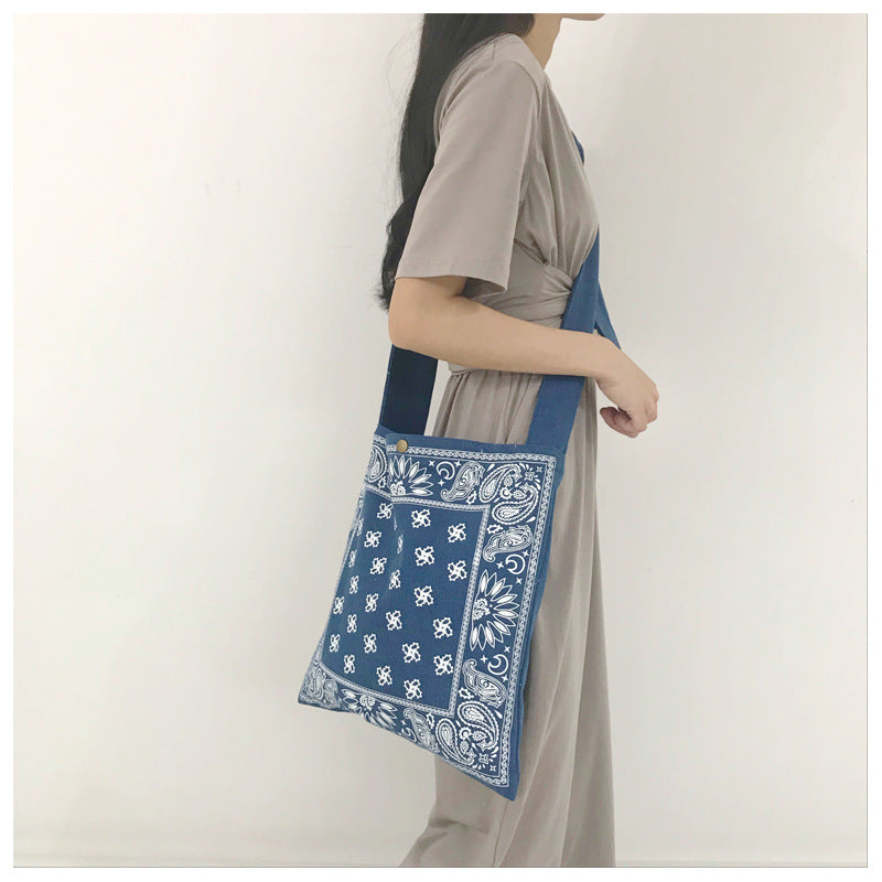 Fashionable Messenger Bag With Adjustable Shoulder Strap