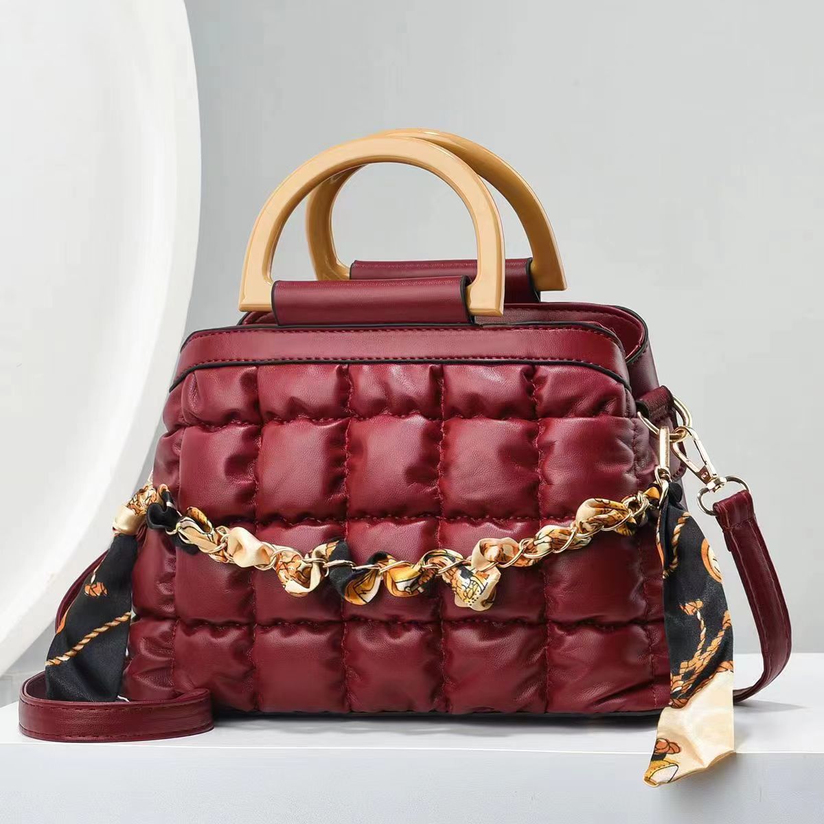 Eksklusiv og moderigtig stor skuldertaske til kvinder