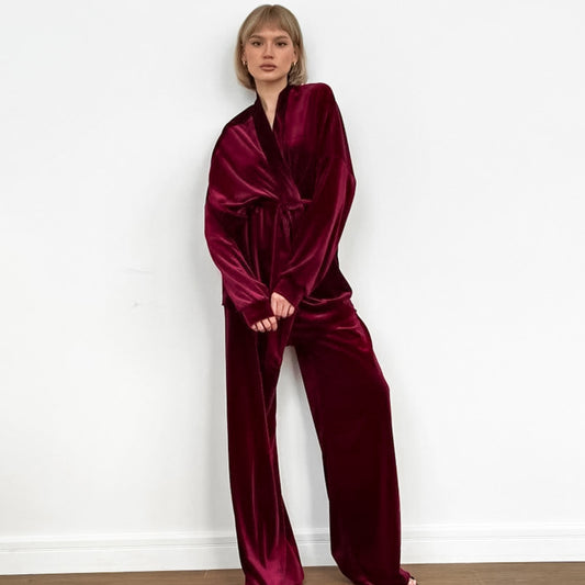 Loose And Cozy Velvet Long-Sleeve Pajama Set For Women Top And Pants