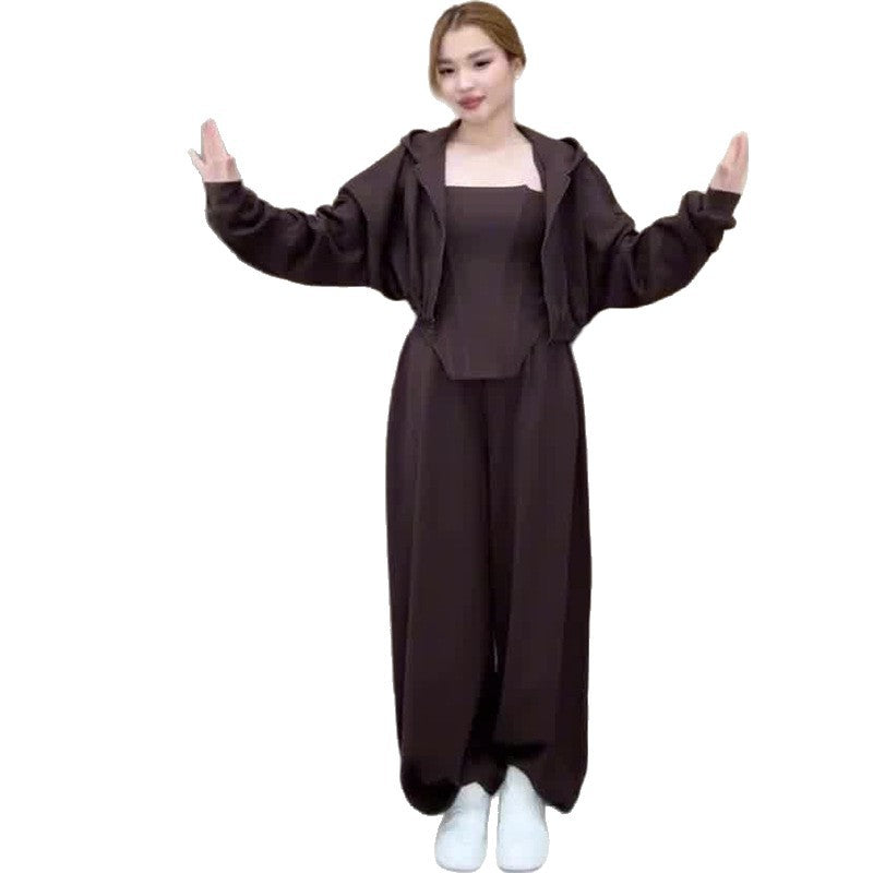 Womens Sportswear A Stylish Minimalist And Relaxed Three-piece Set