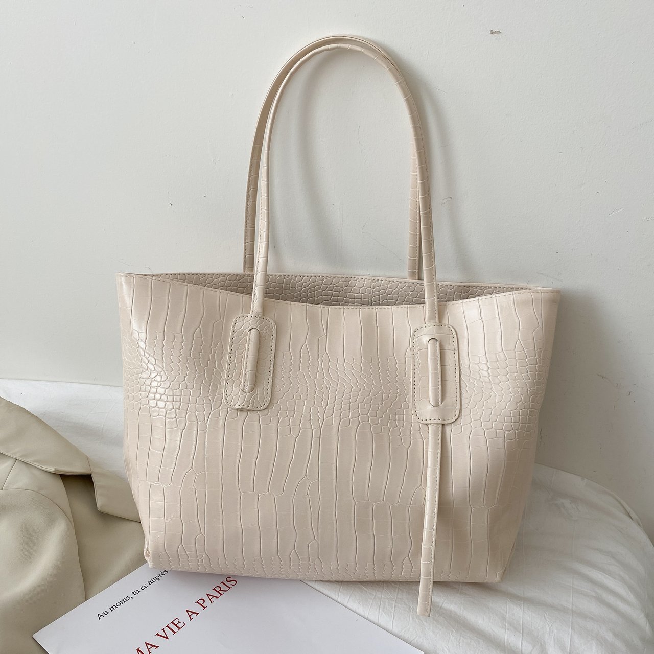 New Stylish And Versatile Shoulder Bag
