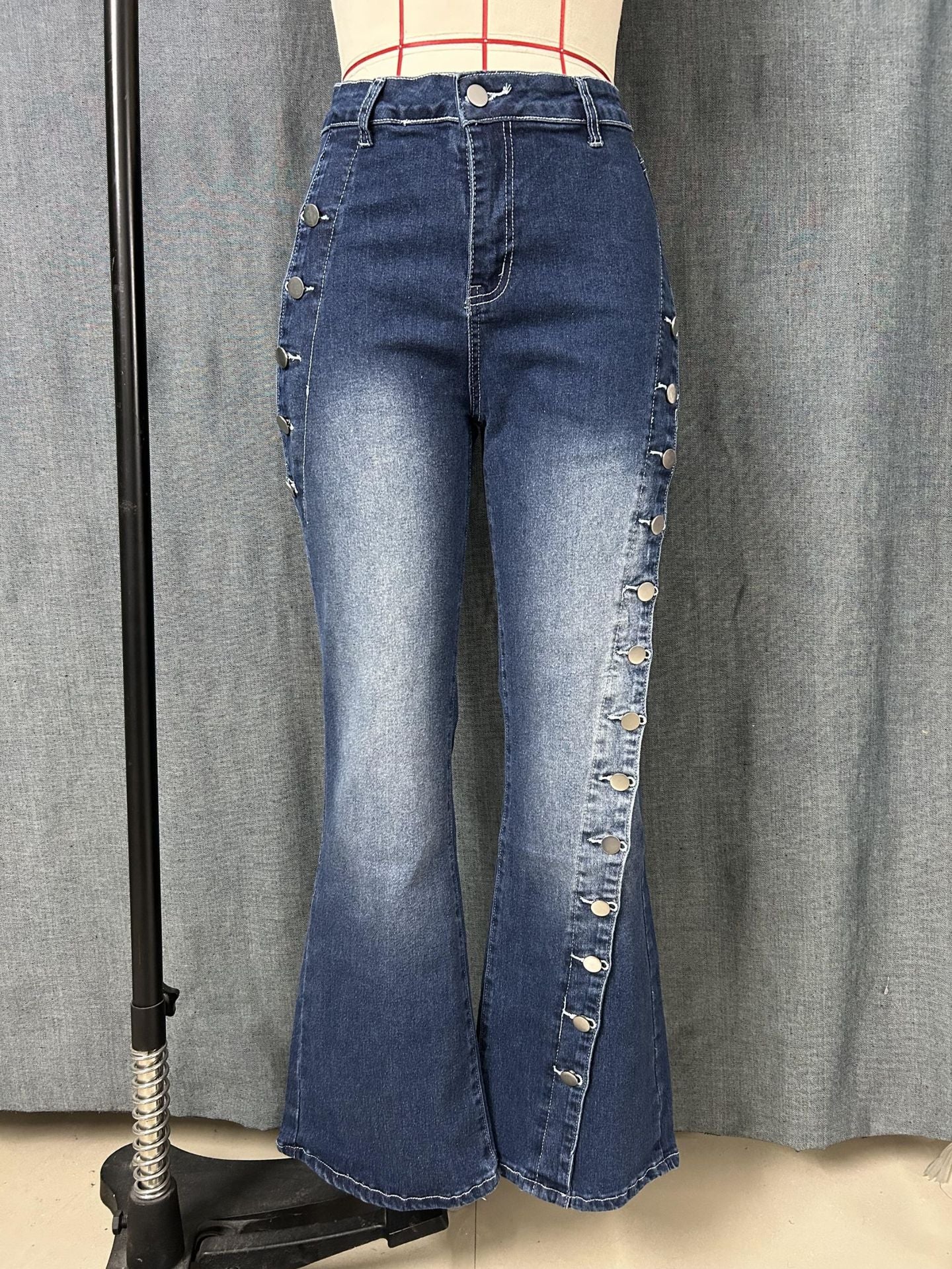 Fashionable Slim-fit Solid-color Blue Jeans